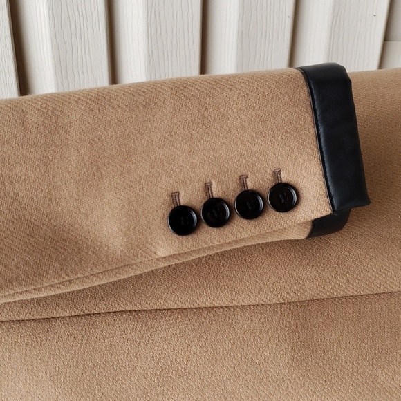 BURBERRY LAMBSKIN TRIM WOOL CASHMERE BLEND TAILORED TRENCH COAT IN CAMEL - Picture 7 of 14